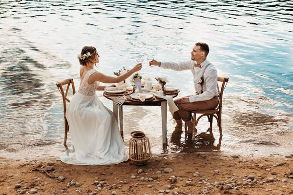 Shooting d'inspiration mariage bohème à la plage en Franche-Comté, Besançon, TAILS PHOTOGRAPHIE